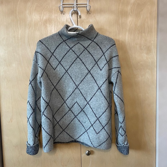 Warm and cozy mock neck sweater - Picture 1 of 3